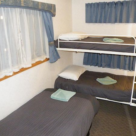 Lake Hamilton Motor Village And Caravan Park Room photo